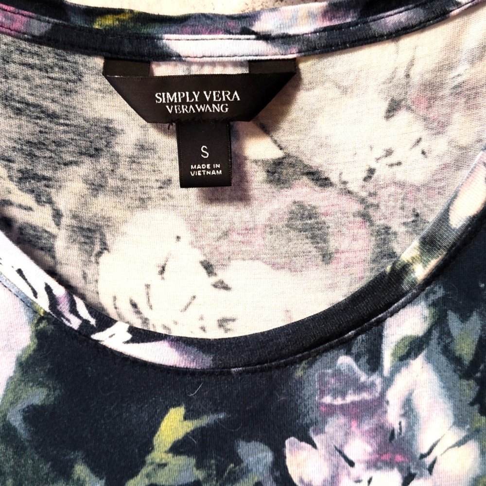 Simply Vera Wang Floral Top - Picture 2 of 4